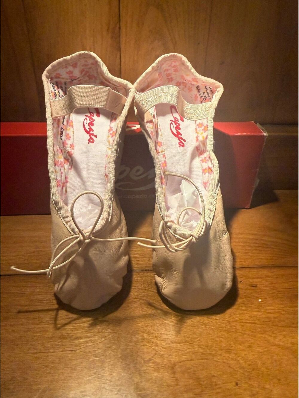 New Capezio Ballet Pink Leather Upper Ballet Shoes Split Sole, Size 5 Narrow